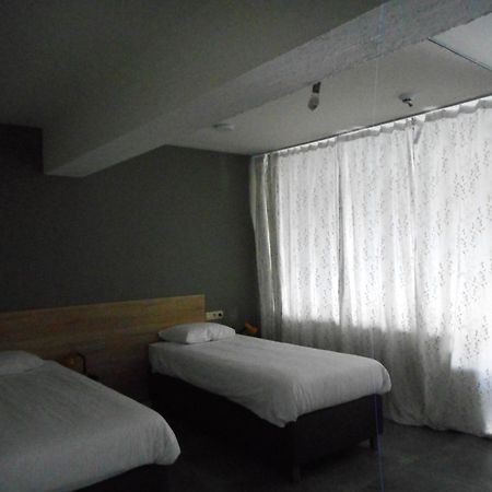 NeerpeltDe Hoog Velden 11アパートメント エクステリア 写真
