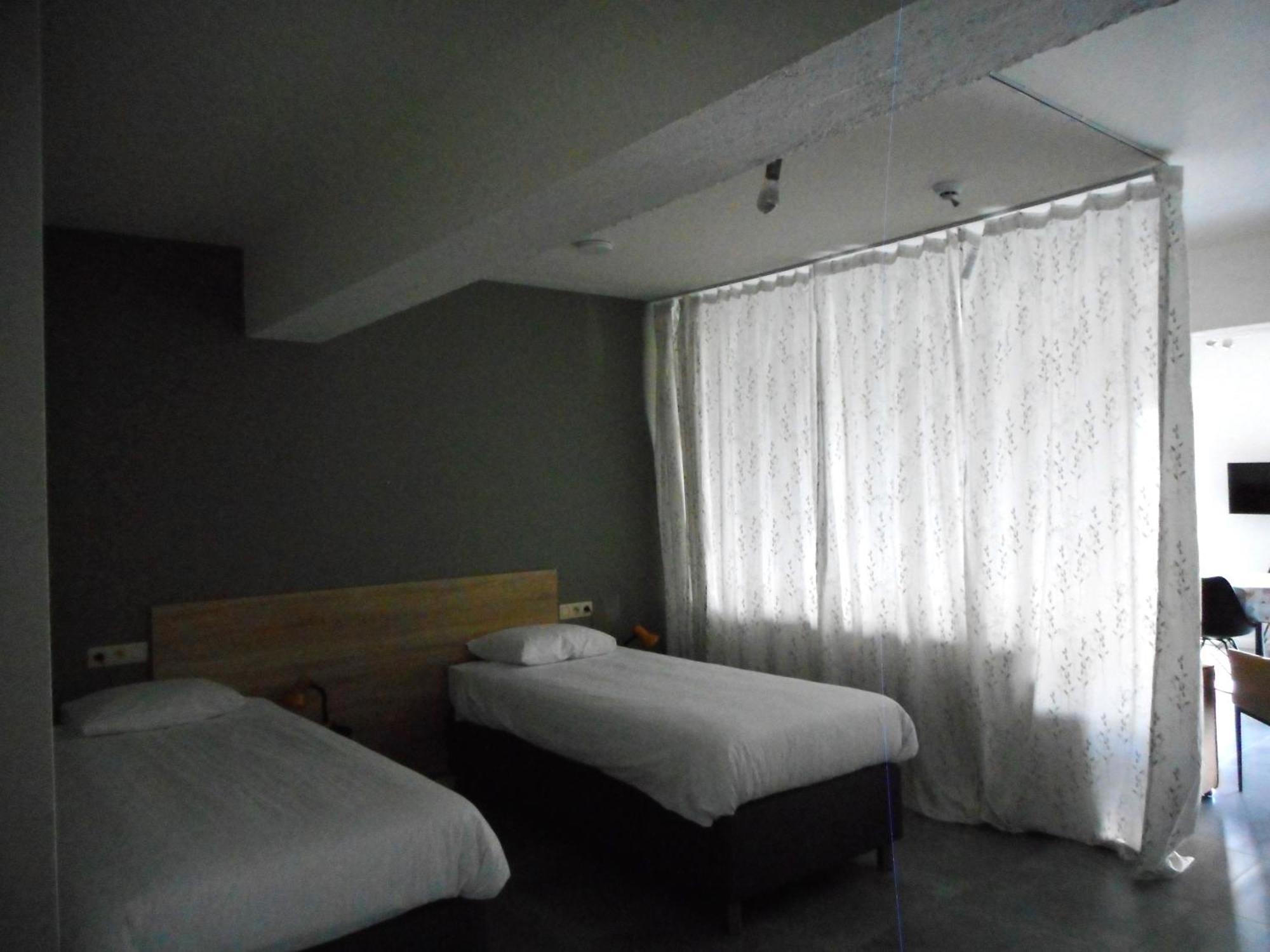 NeerpeltDe Hoog Velden 11アパートメント エクステリア 写真